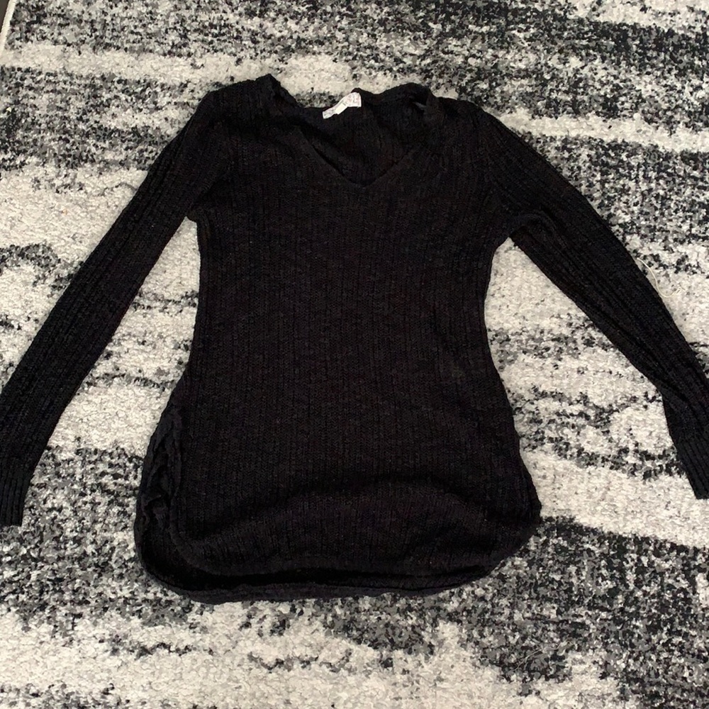 Black sweater. Good condition. Long fit.